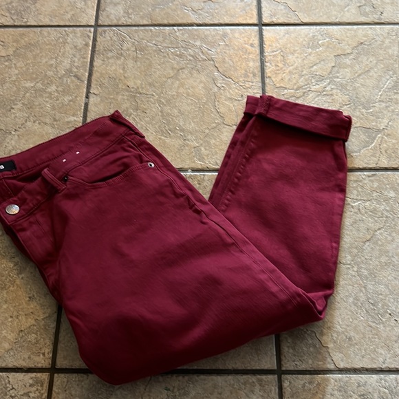 Express Red Cropped Plus size jeans - Picture 4 of 6